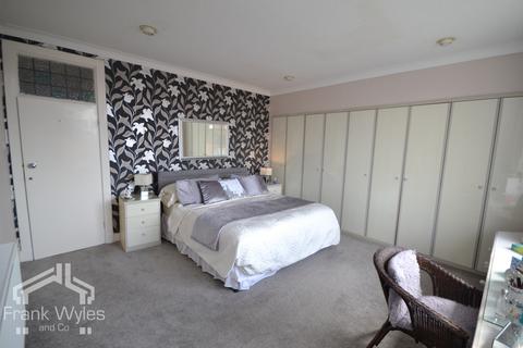 2 bedroom flat for sale, Clifton Drive South, Lytham St Annes, Lancashire