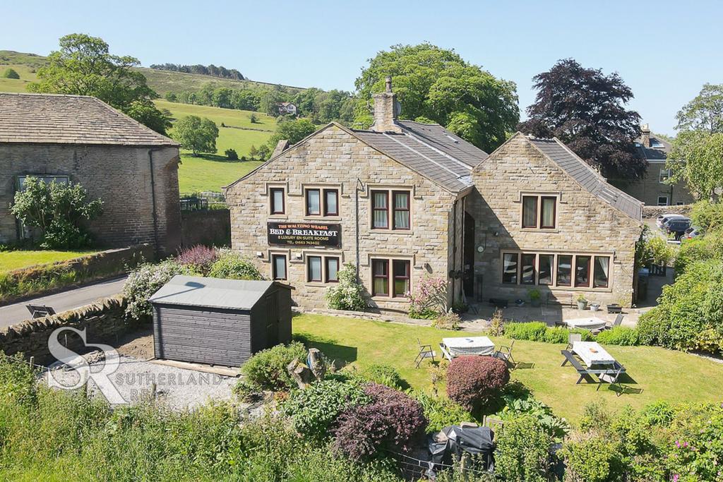 New Mills Road, Birch Vale, SK22 9 bed detached house for sale £850,000