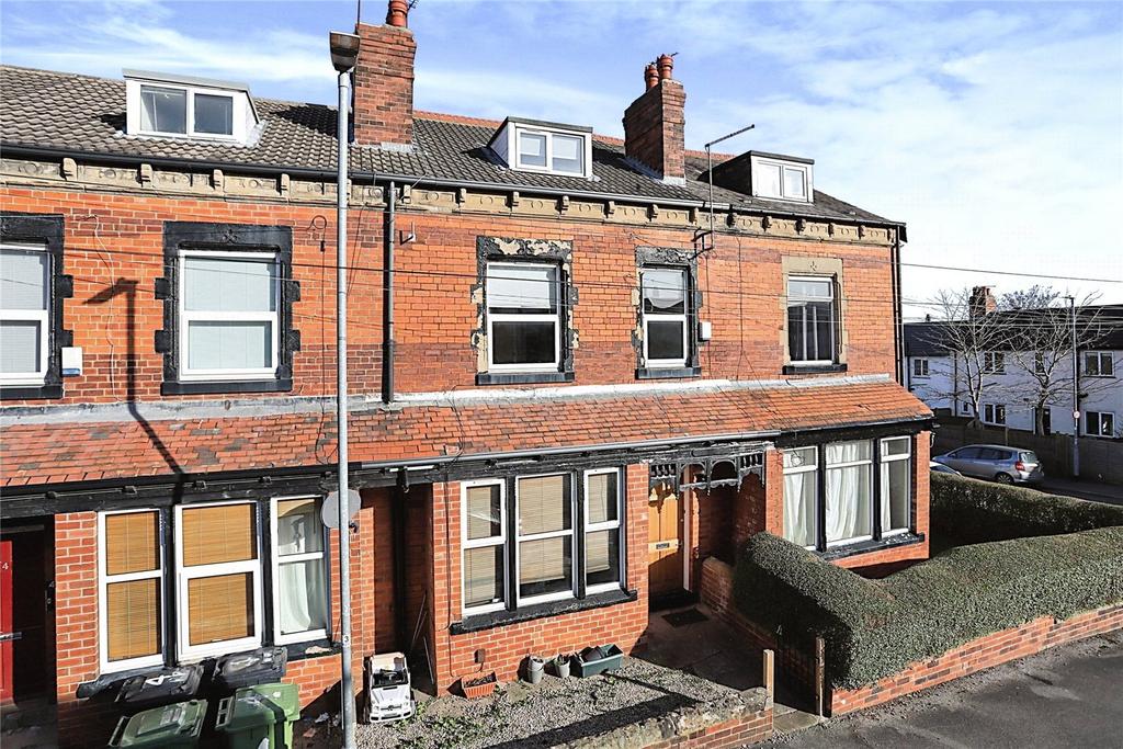 Roman Place, Leeds, West Yorkshire, LS8 4 bed terraced house to rent