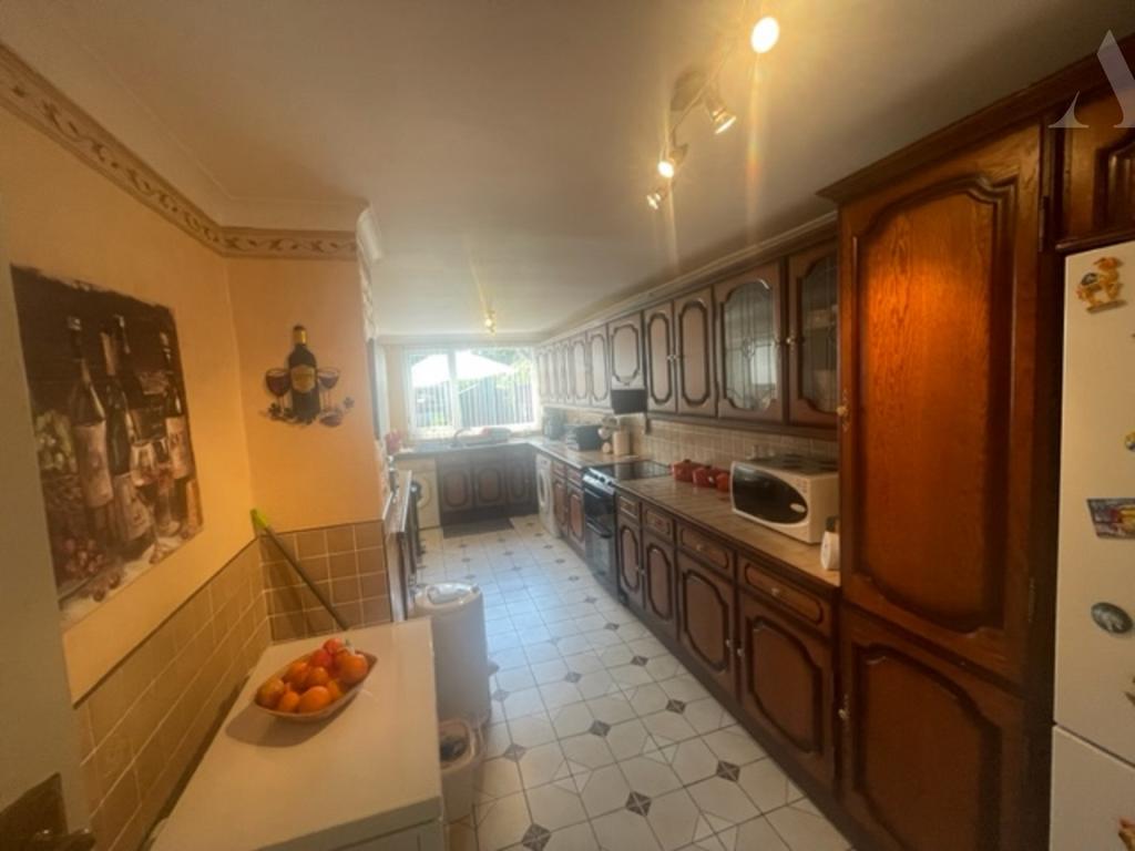 83 hodgehill road kitchen