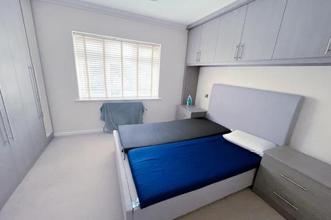 2 bedroom house to rent, Foxcroft, Iver SL0