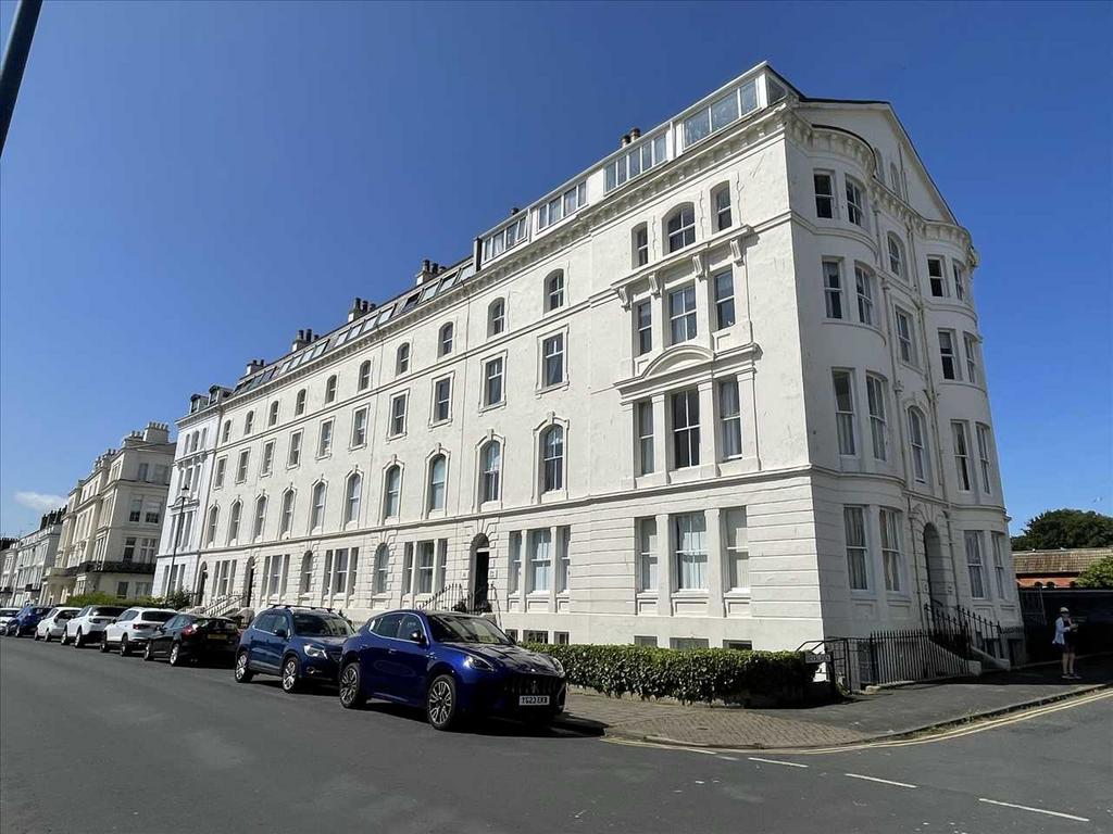 Ebor Court, The Crescent, Filey 1 bed apartment for sale £185,000