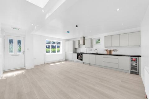591a Westhorne Avenue, London, SE9 6JX