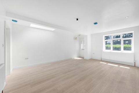591a Westhorne Avenue, London, SE9 6JX