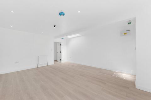 591a Westhorne Avenue, London, SE9 6JX
