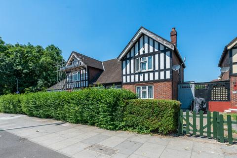 Flat 1, 591 Westhorne Avenue, London, SE9 6JX