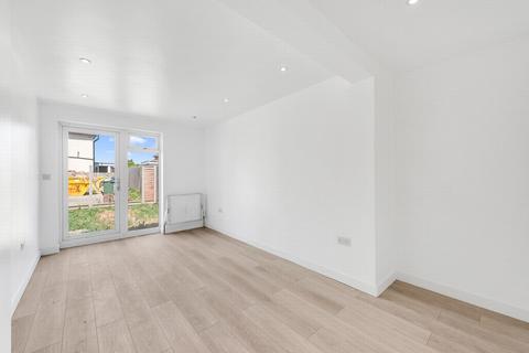 Flat 1, 591 Westhorne Avenue, London, SE9 6JX