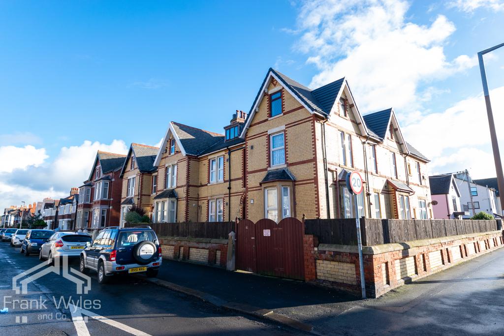 Glen Eldon Road, Lytham St Annes, Lancashire 8 bed block of apartments