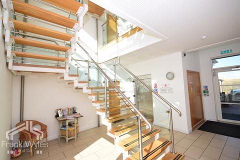 2 bedroom flat for sale, Clifton Drive North, Lytham St Annes, Lancashire