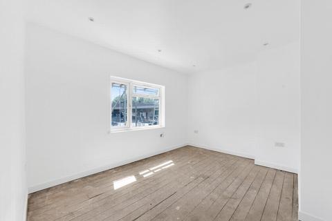 Flat 2, 591 Westhorne Avenue, London, SE9 6JX