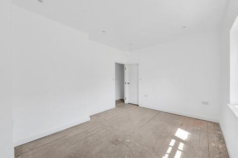 Flat 2, 591 Westhorne Avenue, London, SE9 6JX