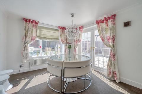 34 Edinburgh Drive, Didcot, OX11 7HT