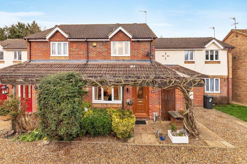 Heathgate, Hertford Heath SG13 3 bed terraced house £495,000