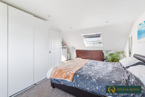 42 Lodge Close, Fetcham, Leatherhead, KT22 9QZ