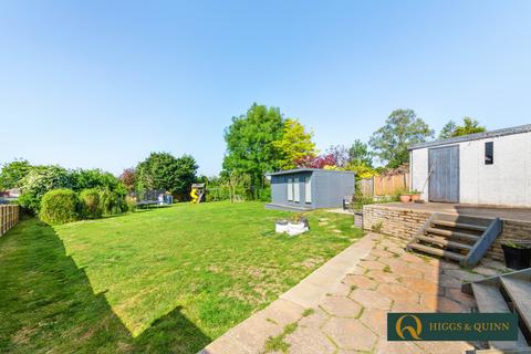42 Lodge Close, Fetcham, Leatherhead, KT22 9QZ