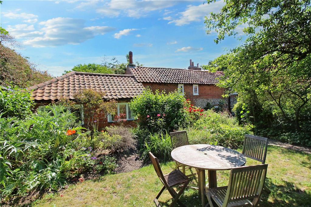 Blackheath Road, Wenhaston, Halesworth, Suffolk, IP19 3 bed semi