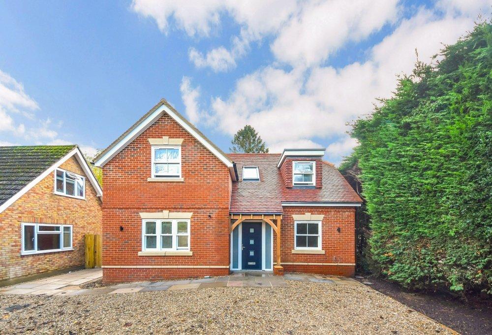 Swains Lane, Flackwell Heath, High Wycombe, HP10 4 bed detached house ...