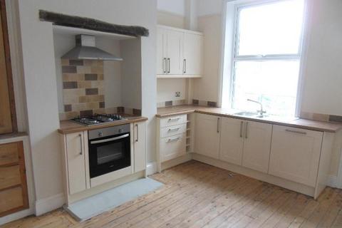 3 bedroom terraced house to rent, Kirk Lane, Yeadon, Leeds, West Yorkshire, UK, LS19