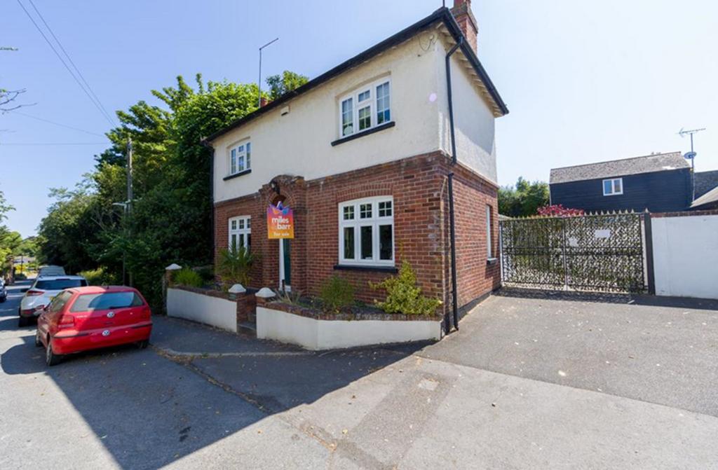 Sandwich Road, Eastry, CT13 3 bed detached house for sale £475,000