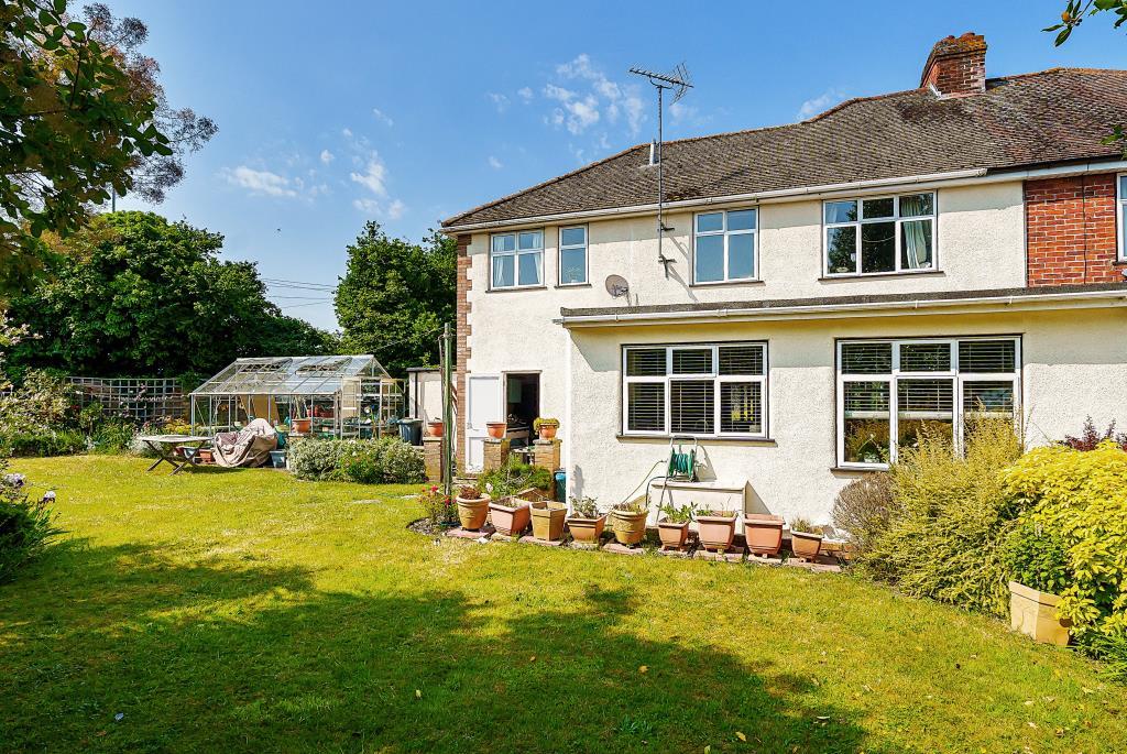Earley / Maiden Erlegh Area, Berkshire, RG6 4 bed semidetached house