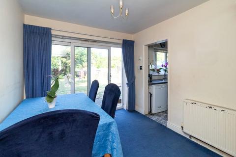 3 bedroom semi-detached house for sale - Fairmead Crescent, Edgware, HA8