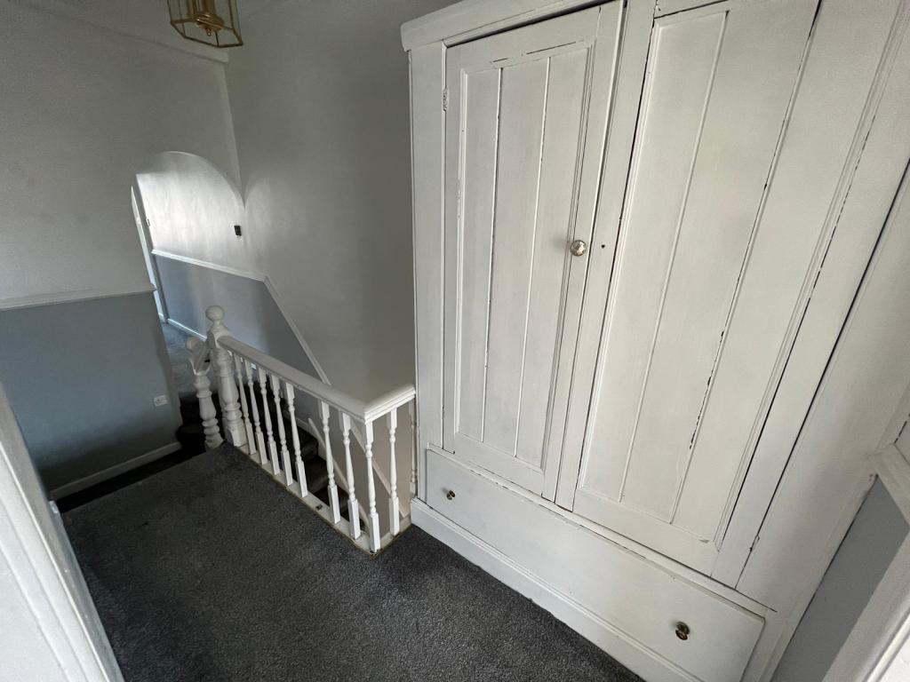 2 Talbot Street,Gowerton,Swansea 3 bed terraced house to rent £850 pcm (£196 pw)