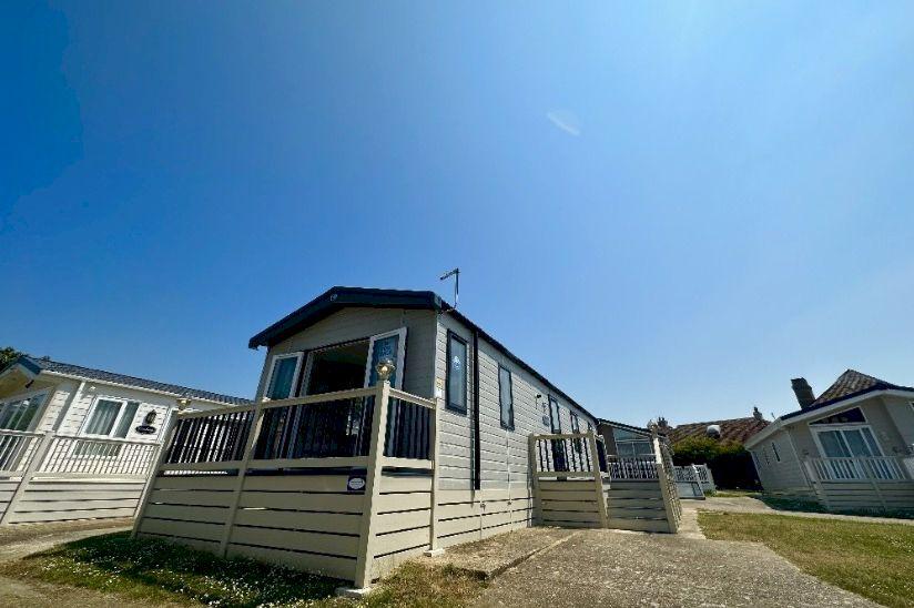New Beach Holiday Park, Dymchurch TN29 2 bed static caravan for sale