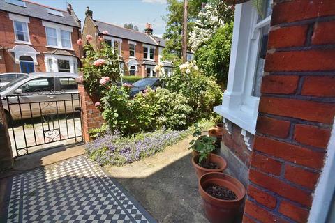 1 Whitehall Gardens, London, W4 3LT