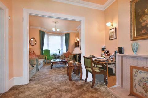 1 Whitehall Gardens, London, W4 3LT