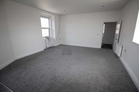 3 bedroom apartment to rent, Longton Grove Road