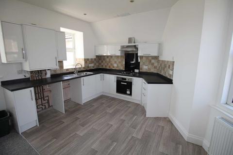 3 bedroom apartment to rent, Longton Grove Road