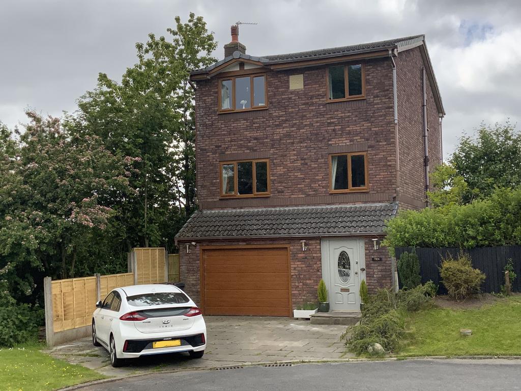 Valley View, Newton, Hyde, SK14 4 bed detached house £425,000