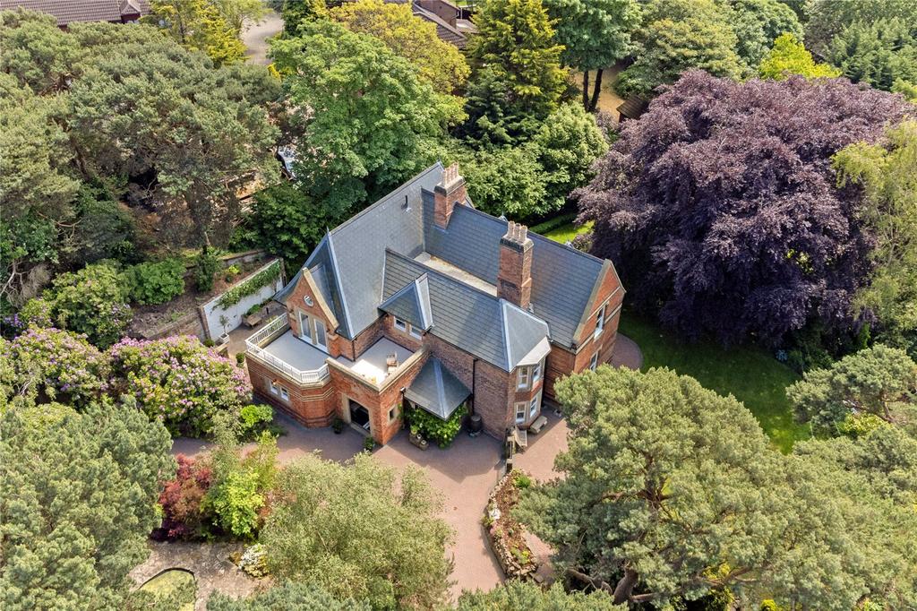 St. Davids Lane, Noctorum, Merseyside, CH43 4 bed detached house for