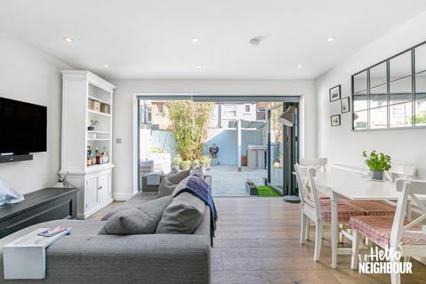 2 bedroom apartment to rent, Valnay Street, London, SW17