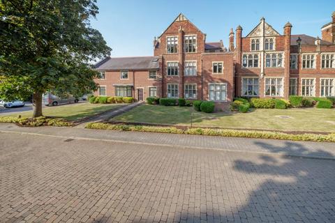 3 bedroom flat for sale, Bushey,  Hertfordshire,  WD23