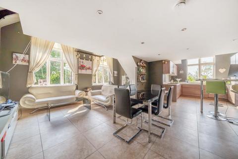 3 bedroom flat for sale, Bushey,  Hertfordshire,  WD23