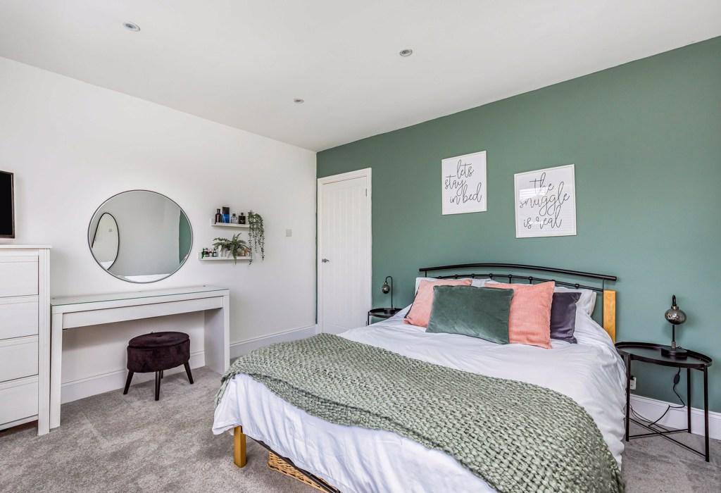 Havant Road, Hayling Island, Hampshire 3 bed detached bungalow for sale