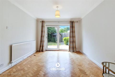 3 bedroom semi-detached house to rent, Clovelly Avenue, Ickenham, UB10