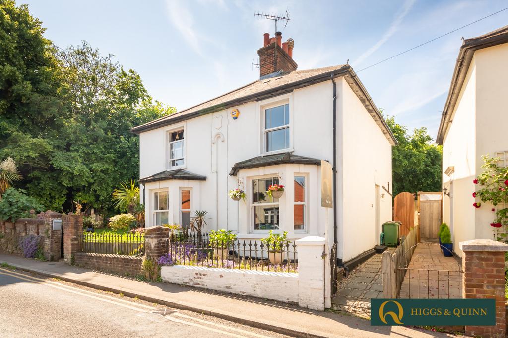 Leatherhead 3 bed semidetached house for sale £525,000