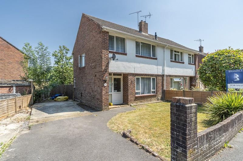 Hinton Crescent, Southampton, Hampshire. SO19 6GS 3 bed semidetached