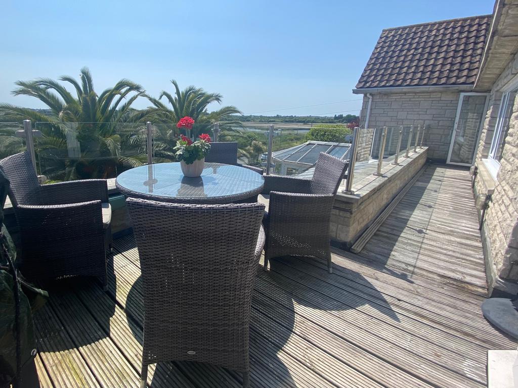 Southdown Avenue, Weymouth 4 bed detached house £950,000