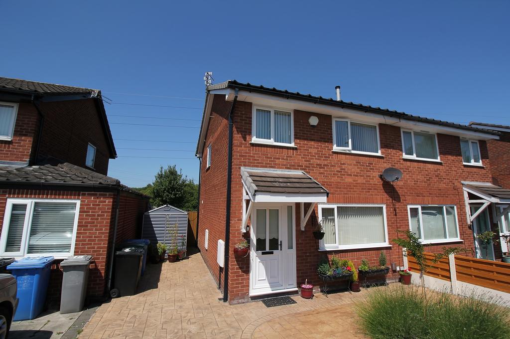 Lambourn Road, Flixton 3 bed semidetached house for sale £290,000