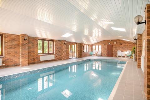 5 bedroom detached house for sale - Newton Road, Rushden, NN10 0SY