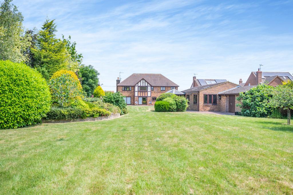 Newton Road, Rushden, NN10 0SY 5 bed detached house for sale £1,100,000