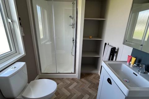 2 bedroom static caravan for sale, Sunseeker Sensation lodge New Beach Holiday Park, Romney Marsh TN29