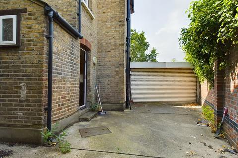 6 College Road, Bromley, BR1 3NS