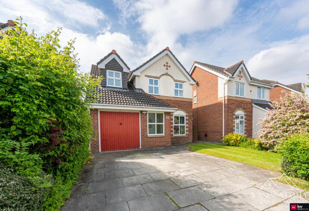 Squires Wood, Preston, PR2 3 bed detached house for sale £240,000