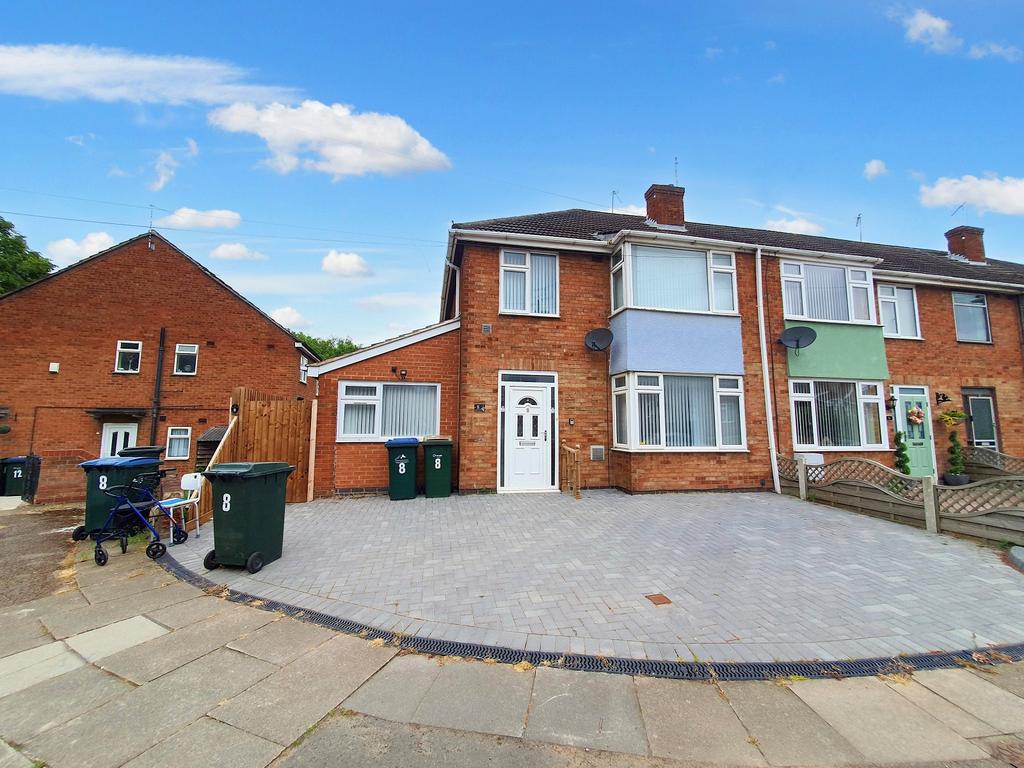 Selsey Close, Willenhall, Coventry... 4 bed end of terrace house £225,000