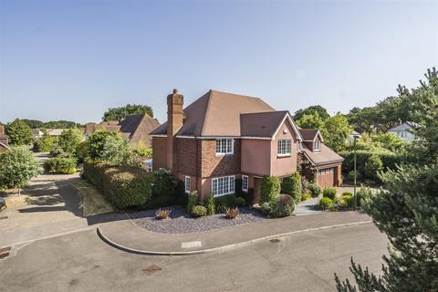 16 Bax Close, Storrington, Pulborough, RH20 4GZ