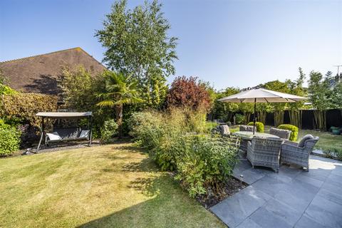 16 Bax Close, Storrington, Pulborough, RH20 4GZ